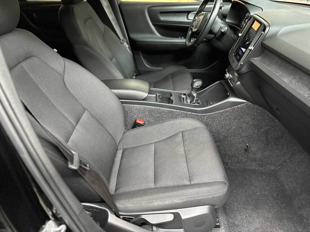 Volvo XC40 Momentum 156PS 2019, X-713-ZB