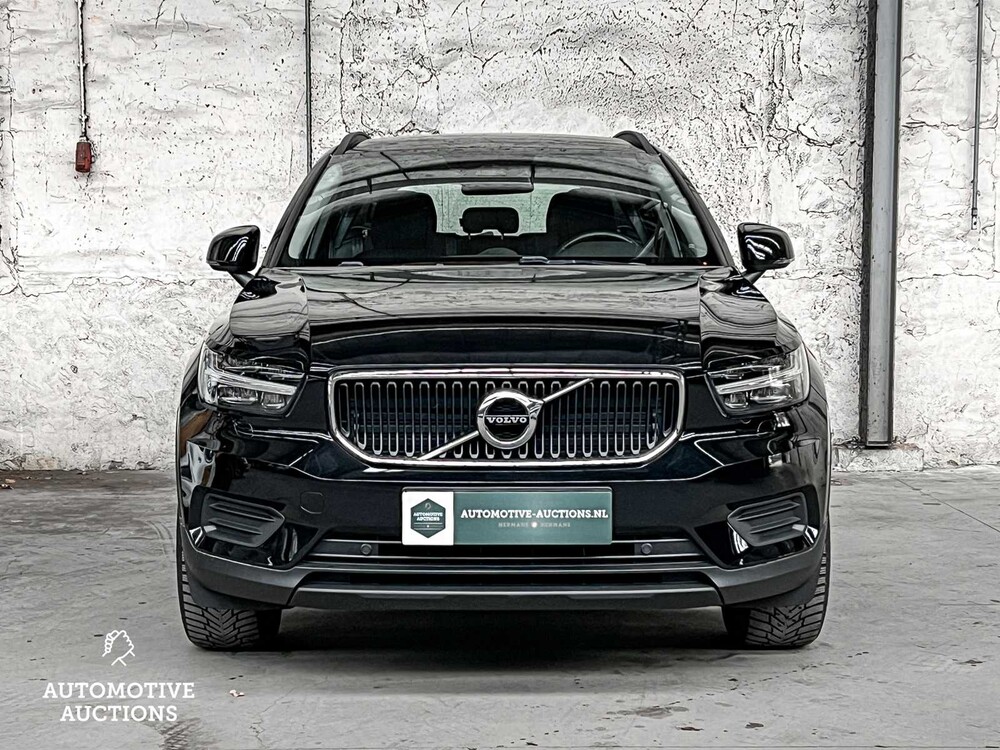 Volvo XC40 Momentum 156PS 2019, X-713-ZB
