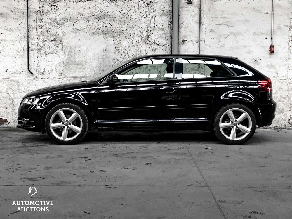 Audi A3 1.6 Attraction -Facelift- 102hp 2010, HN-388-R