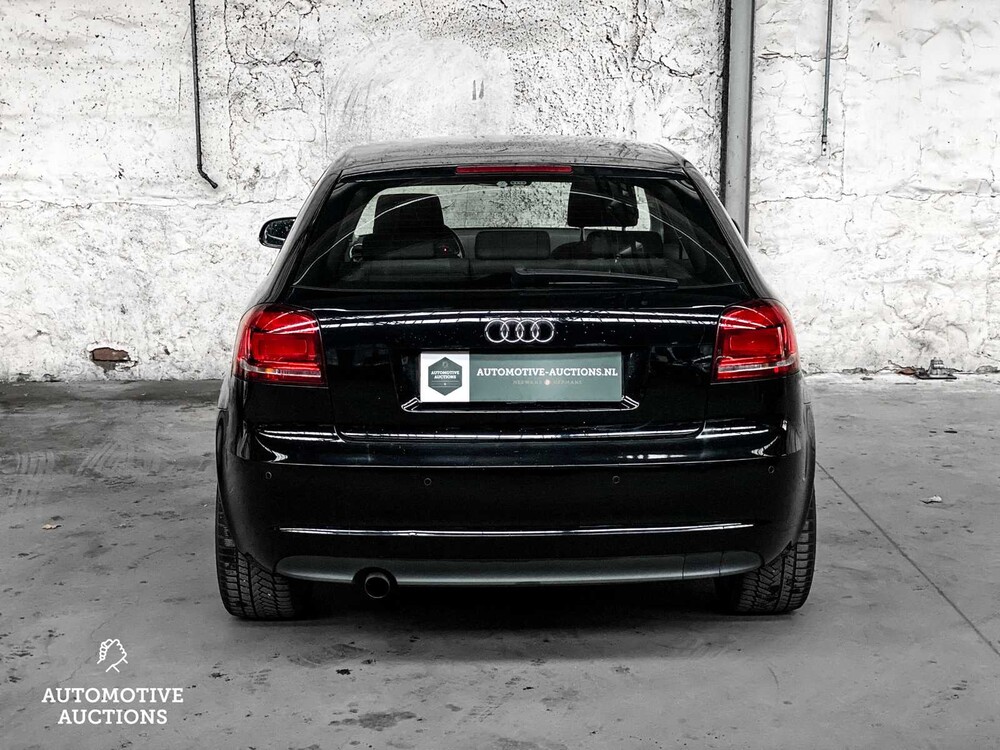 Audi A3 1.6 Attraction -Facelift- 102hp 2010, HN-388-R