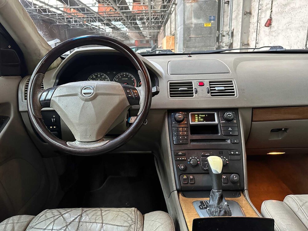 Volvo XC90 2.9 T6 Exclusive 227PS 2004, 08-ZJ-LP