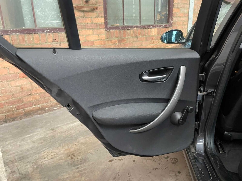 BMW 116i High Executive 116PS 2006 1er, 2-XGS-39