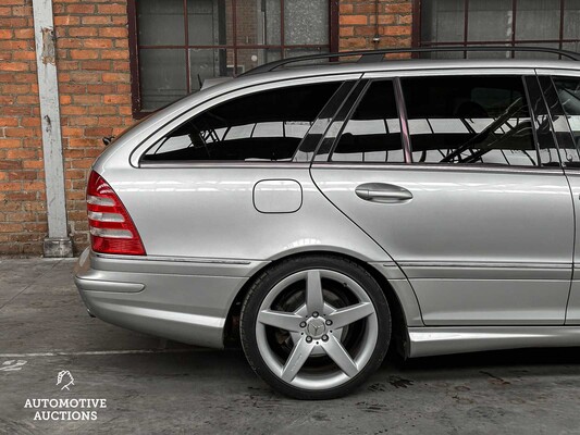 Mercedes-Benz C55 AMG 5.5 V8 367hp 2004 C-Class Combi, GP-367-T