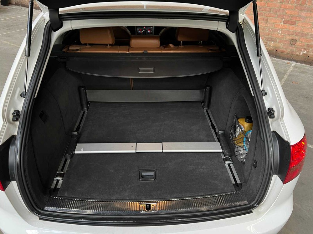 Audi A6 4.2 Quattro Pro Line 335pk 2006, P-122-KH Youngtimer