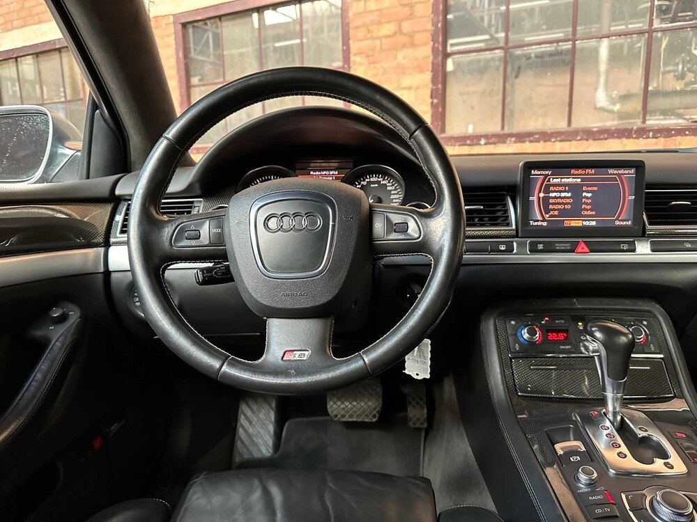 Audi S8 5.2 V10 Pro Line 450pk 2006, KS-763-K