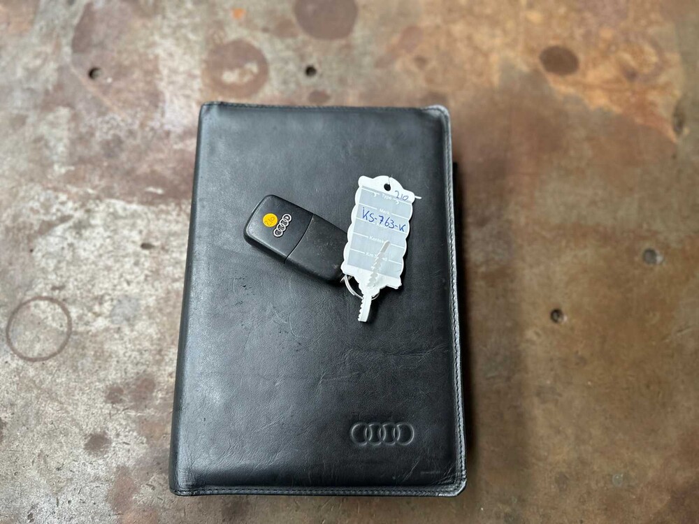 Audi S8 5.2 V10 Pro Line 450PS 2006, KS-763-K