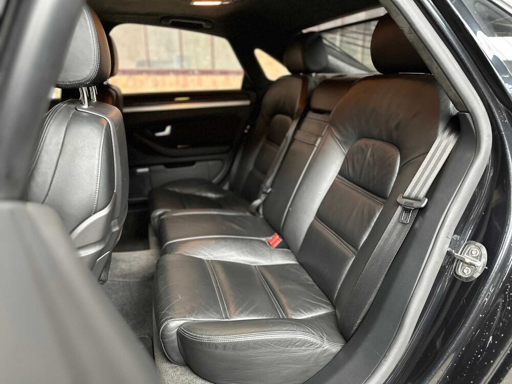 Audi S8 5.2 V10 Pro Line 450pk 2006, KS-763-K