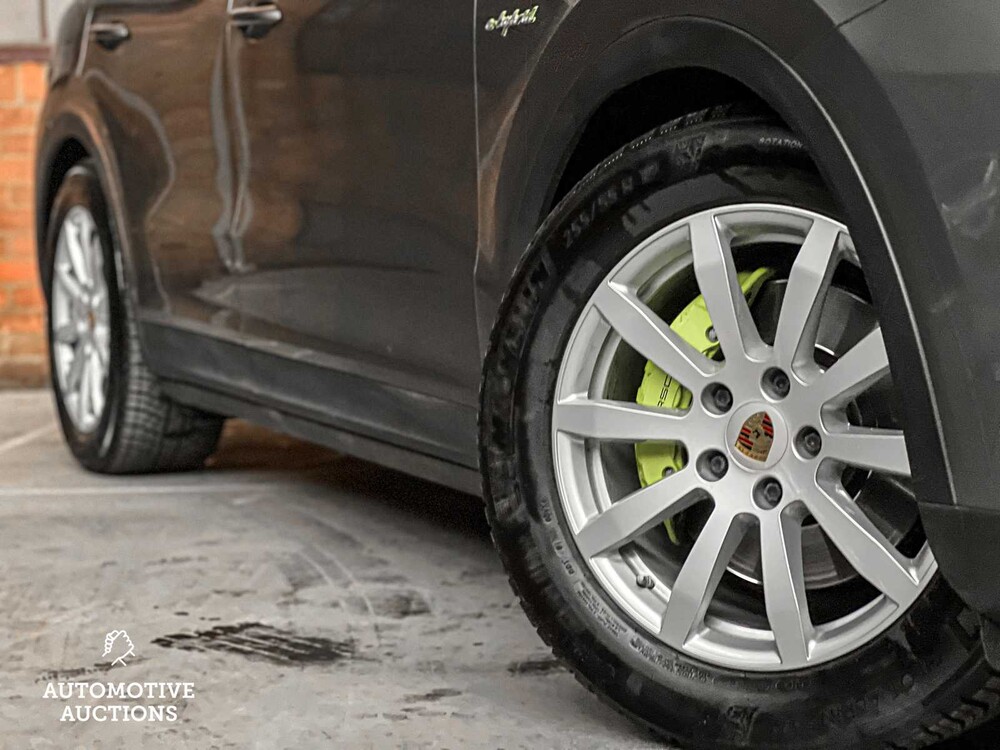 Porsche Cayenne E-Hybrid 3.0 V6 462hp Plug-In Sport-Chrono 2019 ORIG-NL, G-127-HL