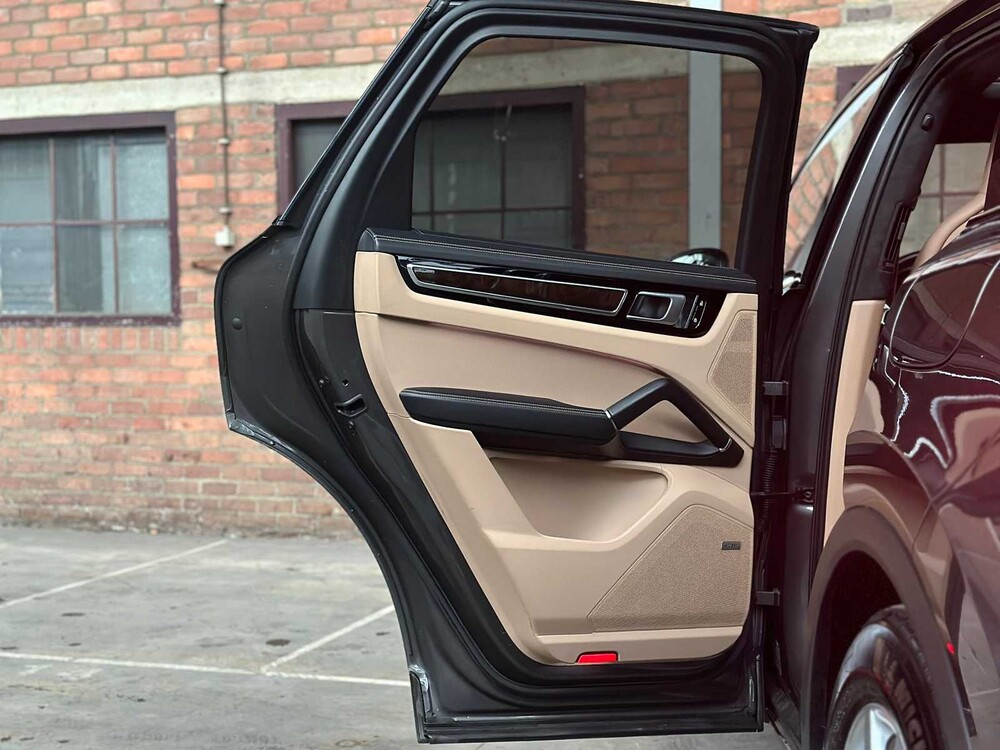 Porsche Cayenne E-Hybrid 3.0 V6 462hp Plug-In Sport-Chrono 2019 ORIG-NL, G-127-HL