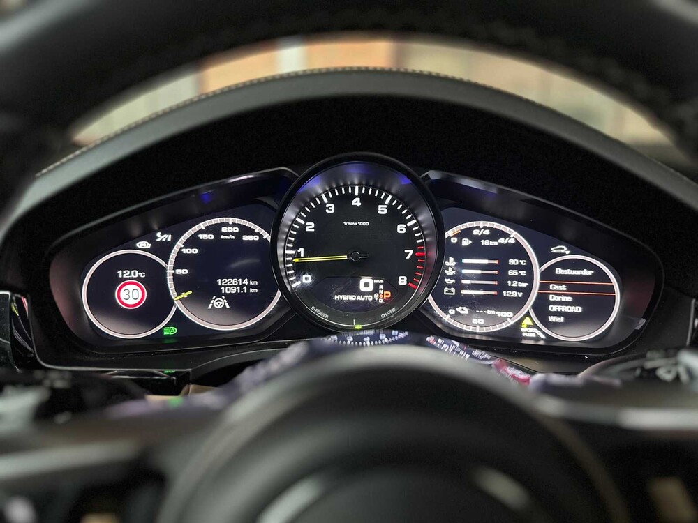 Porsche Cayenne E-Hybrid 3.0 V6 462hp Plug-In Sport-Chrono 2019 ORIG-NL, G-127-HL