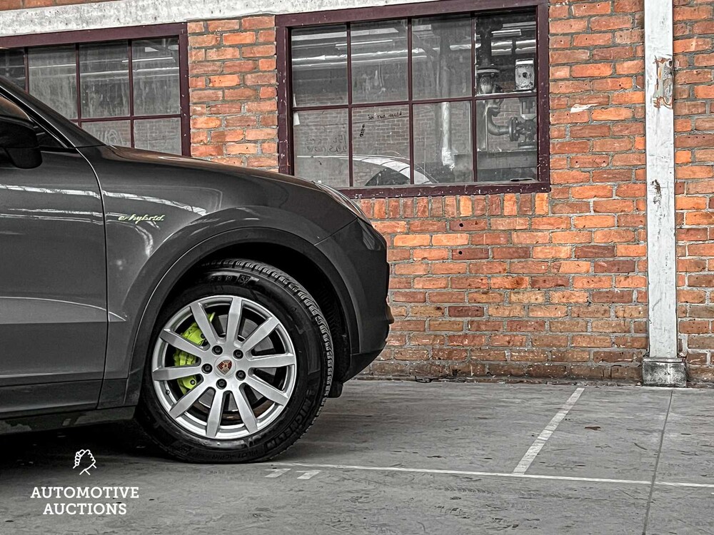 Porsche Cayenne E-Hybrid 3.0 V6 462hp Plug-In Sport-Chrono 2019 ORIG-NL, G-127-HL