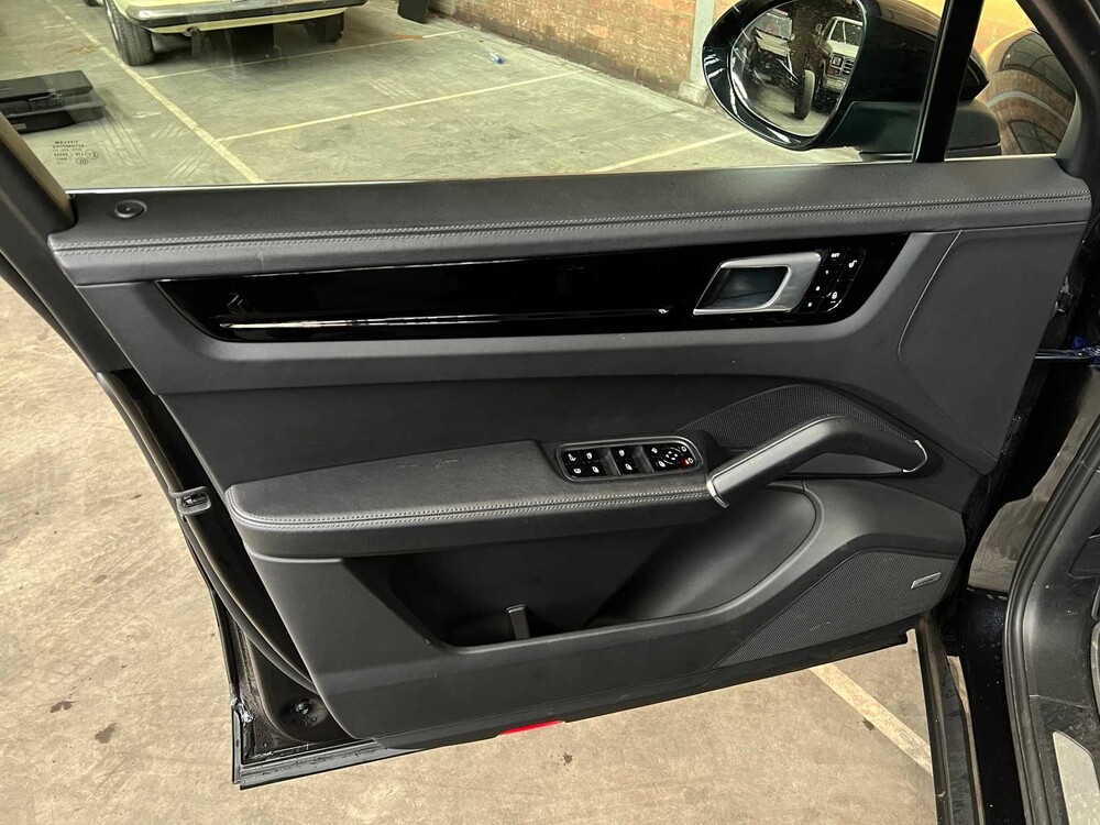 Porsche Cayenne E-Hybrid 3.0 V6 462hp 2018 Plug-In Sport-Chrono