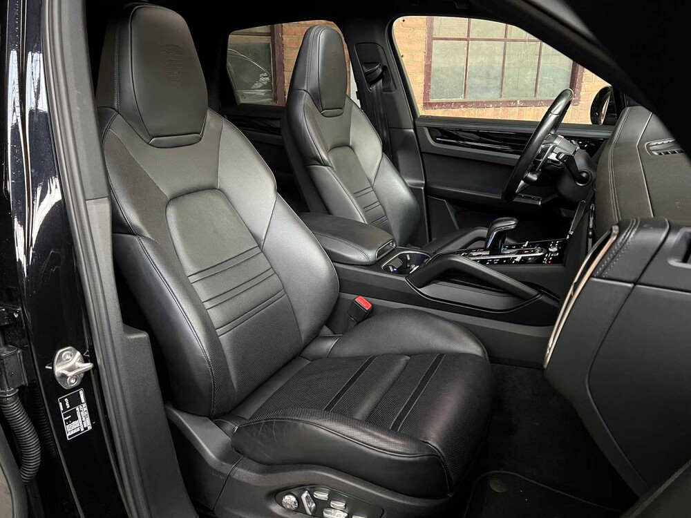 Porsche Cayenne E-Hybrid 3.0 V6 462hp 2018 Plug-In Sport-Chrono