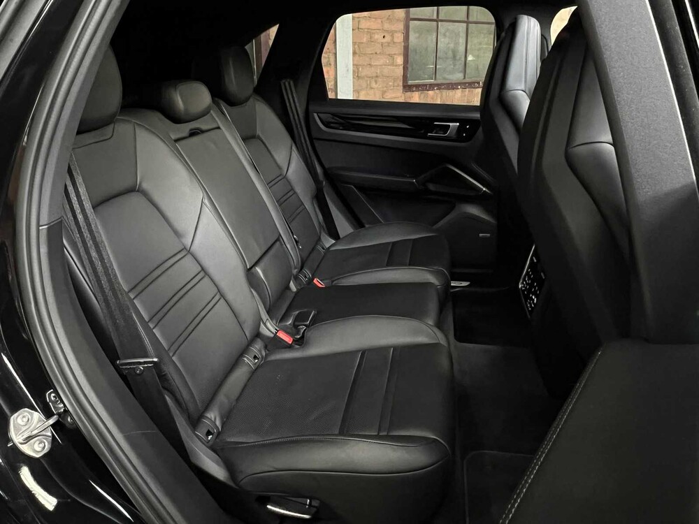 Porsche Cayenne E-Hybrid 3.0 V6 462hp 2018 Plug-In Sport-Chrono