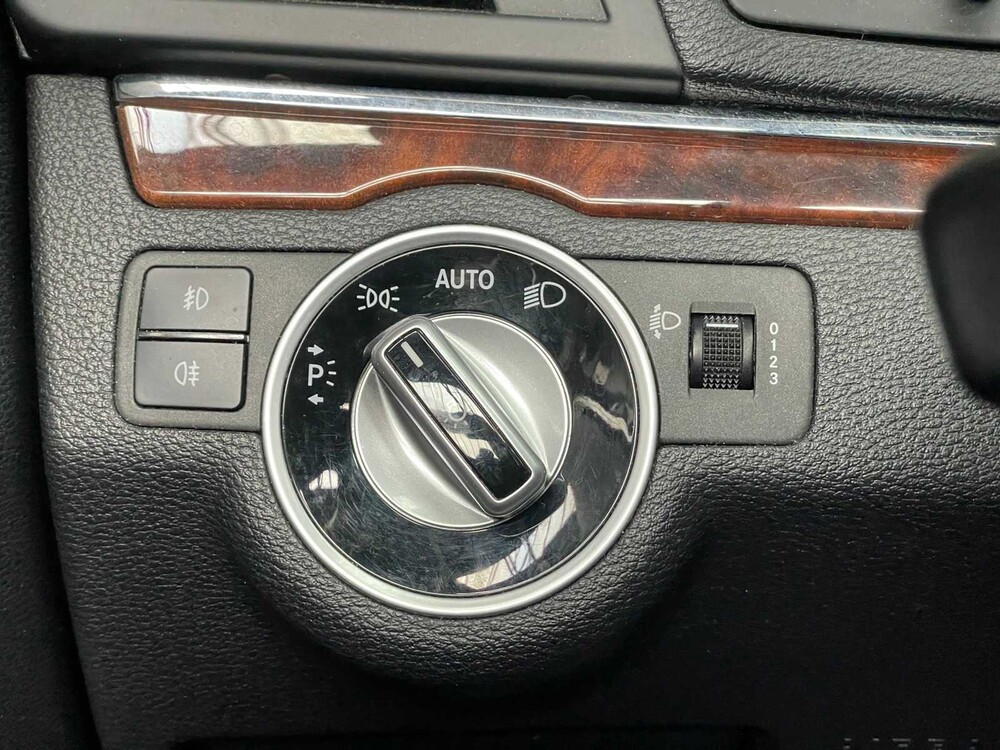 Mercedes-Benz E350 Cabriolet 3.5 V6 CGI Avantgarde 7G-Tronic Plus 306PS 2012 E-Klasse, R-976-XF