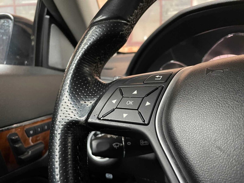 Mercedes-Benz E350 Cabriolet 3.5 V6 CGI Avantgarde 7G-Tronic Plus 306PS 2012 E-Klasse, R-976-XF