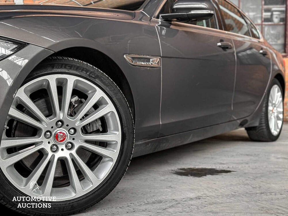 Jaguar XF 3.0d Portfolio -FACELIFT- 300hp 2016 ORIG-NL, JS-305-N