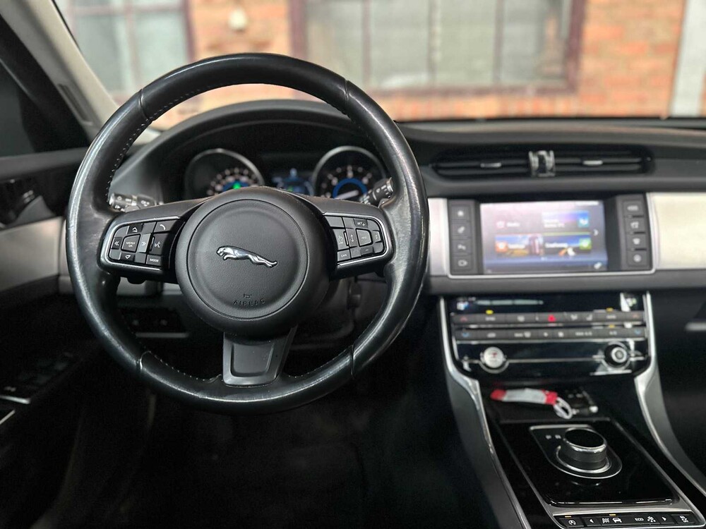 Jaguar XF 3.0d Portfolio -FACELIFT- 300hp 2016 ORIG-NL, JS-305-N