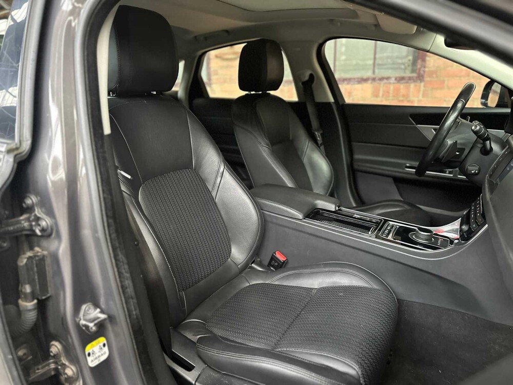 Jaguar XF 3.0d Portfolio -FACELIFT- 300hp 2016 ORIG-NL, JS-305-N