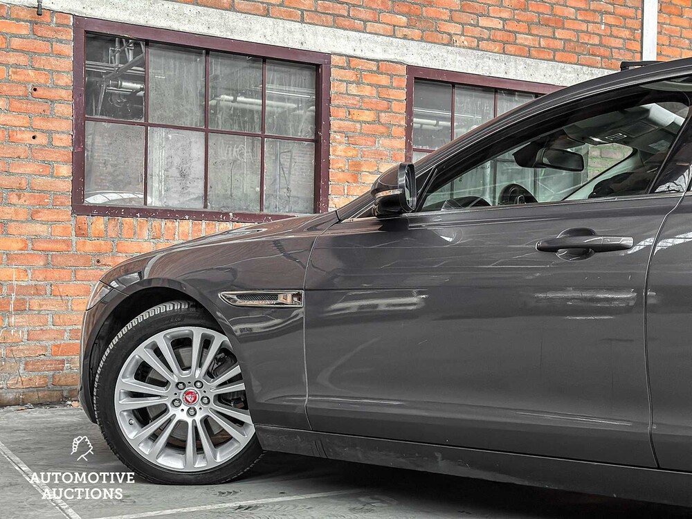 Jaguar XF 3.0d Portfolio -FACELIFT- 300hp 2016 ORIG-NL, JS-305-N