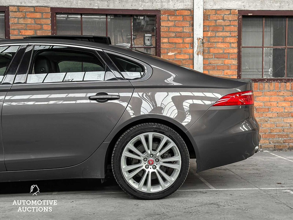 Jaguar XF 3.0d Portfolio -FACELIFT- 300hp 2016 ORIG-NL, JS-305-N