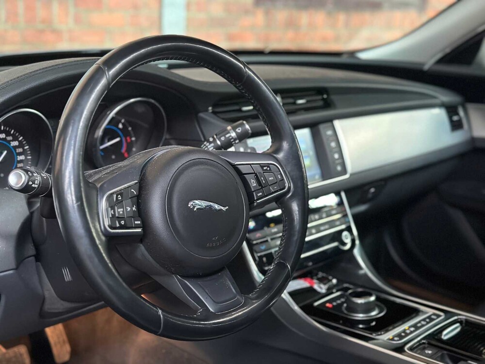 Jaguar XF 3.0d Portfolio -FACELIFT- 300hp 2016 ORIG-NL, JS-305-N