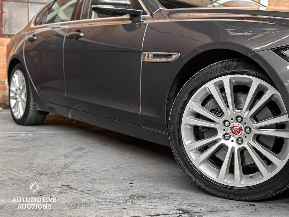 Jaguar XF 3.0d Portfolio -FACELIFT- 300hp 2016 ORIG-NL, JS-305-N