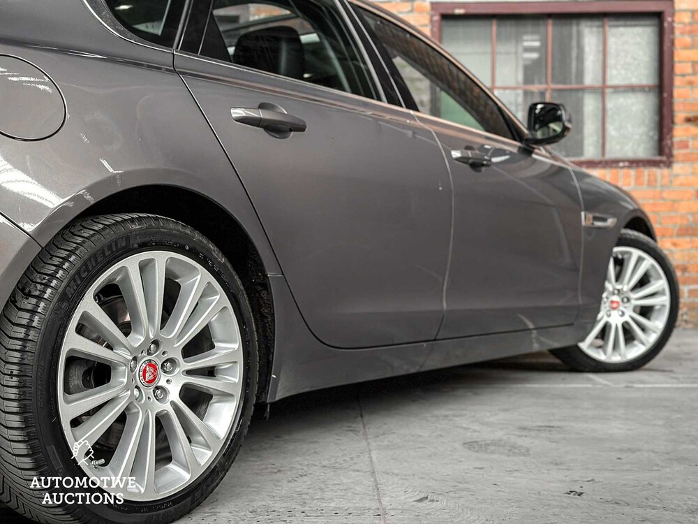 Jaguar XF 3.0d Portfolio -FACELIFT- 300hp 2016 ORIG-NL, JS-305-N