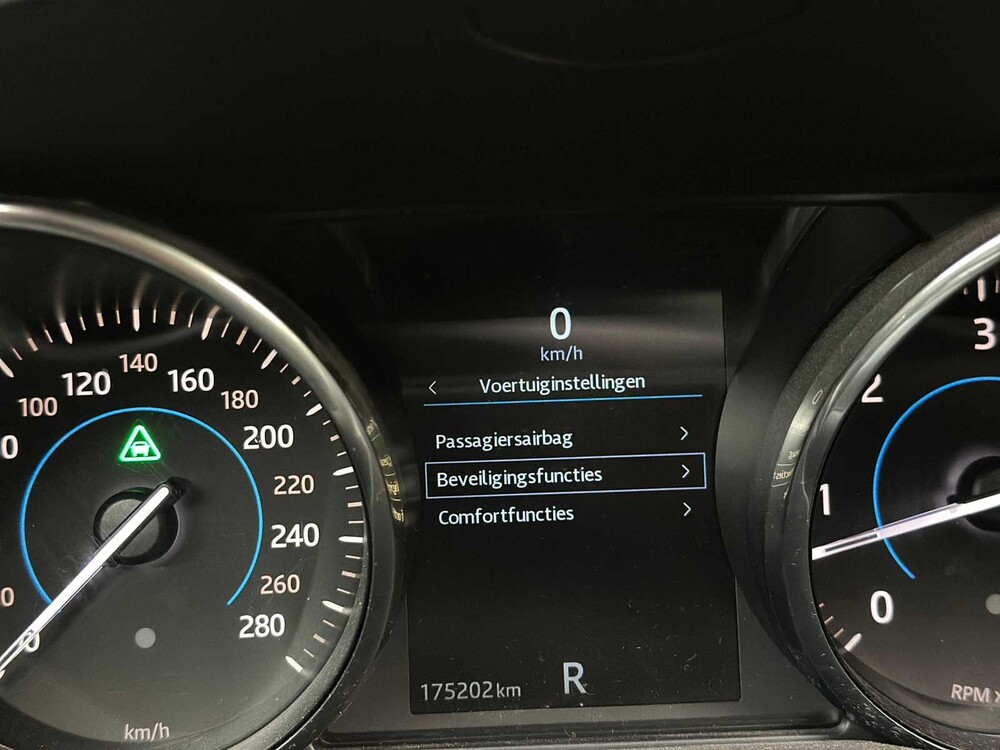 Jaguar XF 3.0d Portfolio -FACELIFT- 300hp 2016 ORIG-NL, JS-305-N