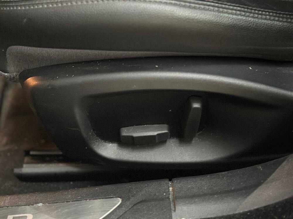 Jaguar XF 3.0d Portfolio -FACELIFT- 300hp 2016 ORIG-NL, JS-305-N