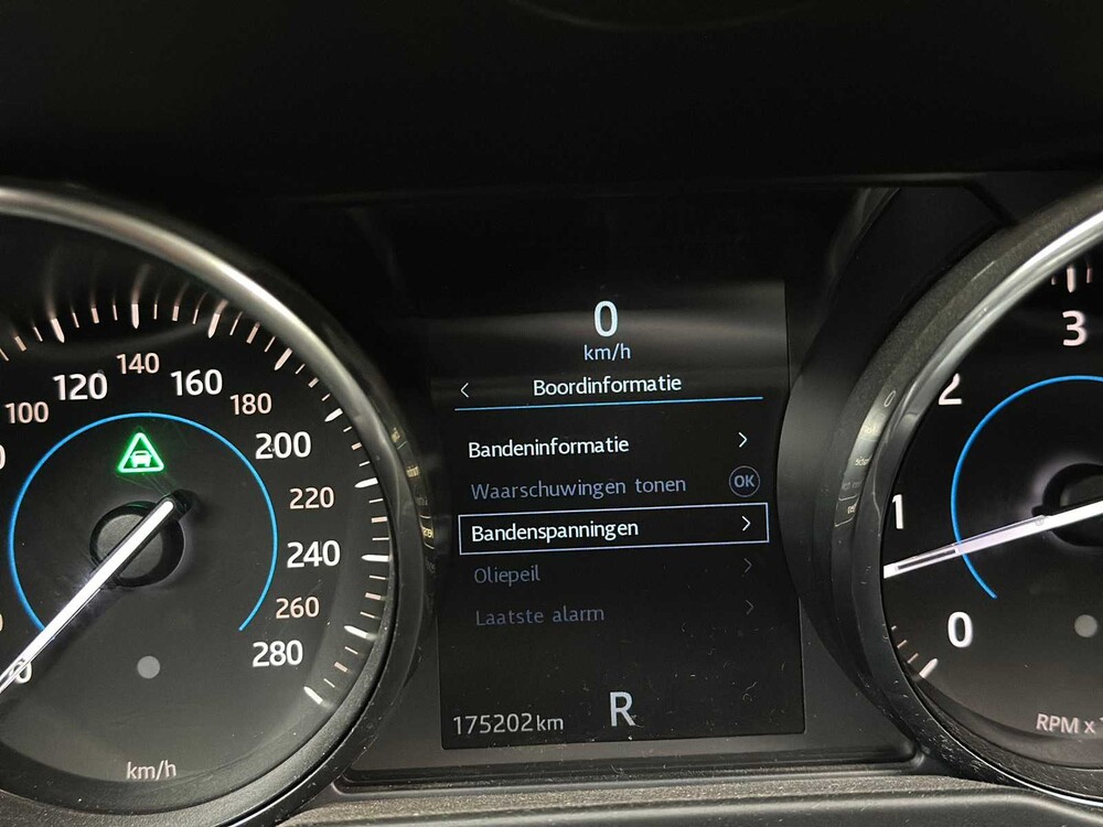 Jaguar XF 3.0d Portfolio -FACELIFT- 300hp 2016 ORIG-NL, JS-305-N