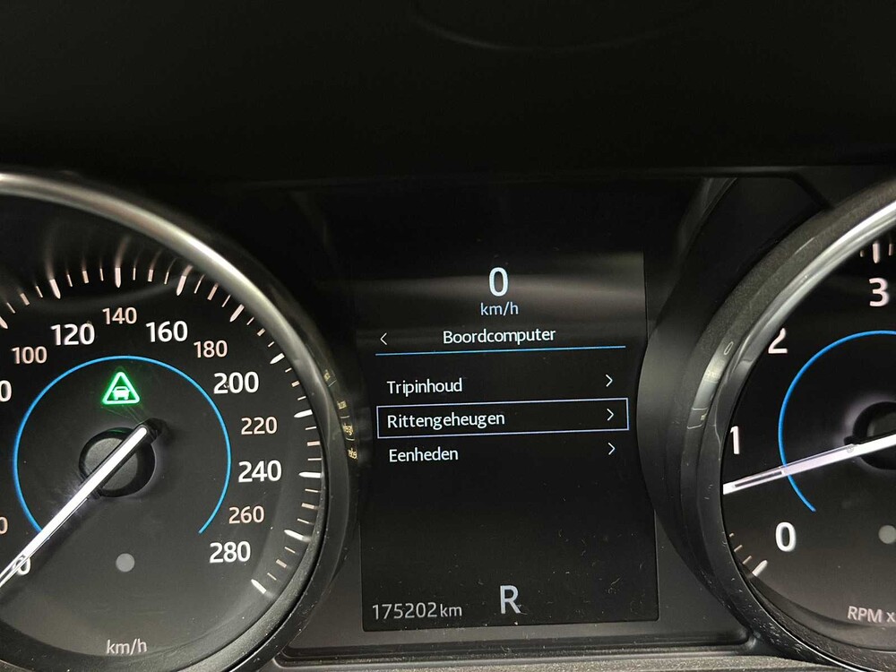 Jaguar XF 3.0d Portfolio -FACELIFT- 300hp 2016 ORIG-NL, JS-305-N