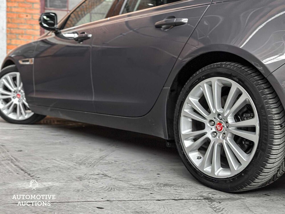 Jaguar XF 3.0d Portfolio -FACELIFT- 300hp 2016 ORIG-NL, JS-305-N