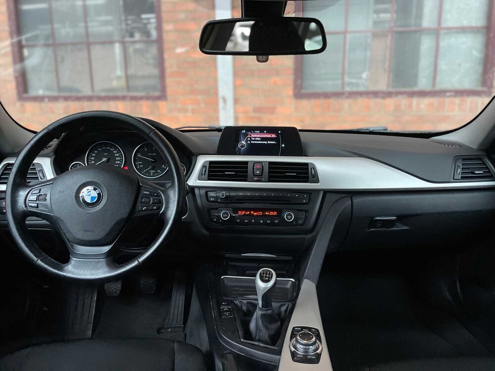 BMW 318d Touring 143hp 2015 3-Series