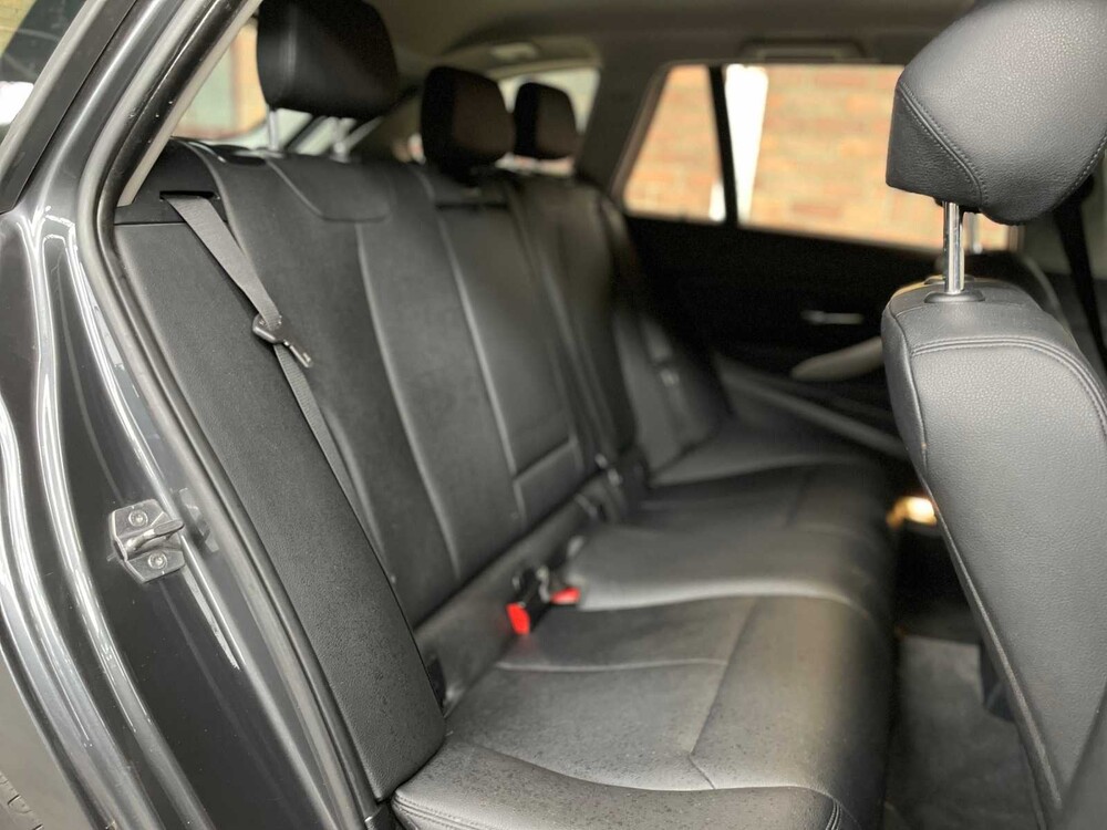 BMW 318d Touring 143hp 2015 3-Series