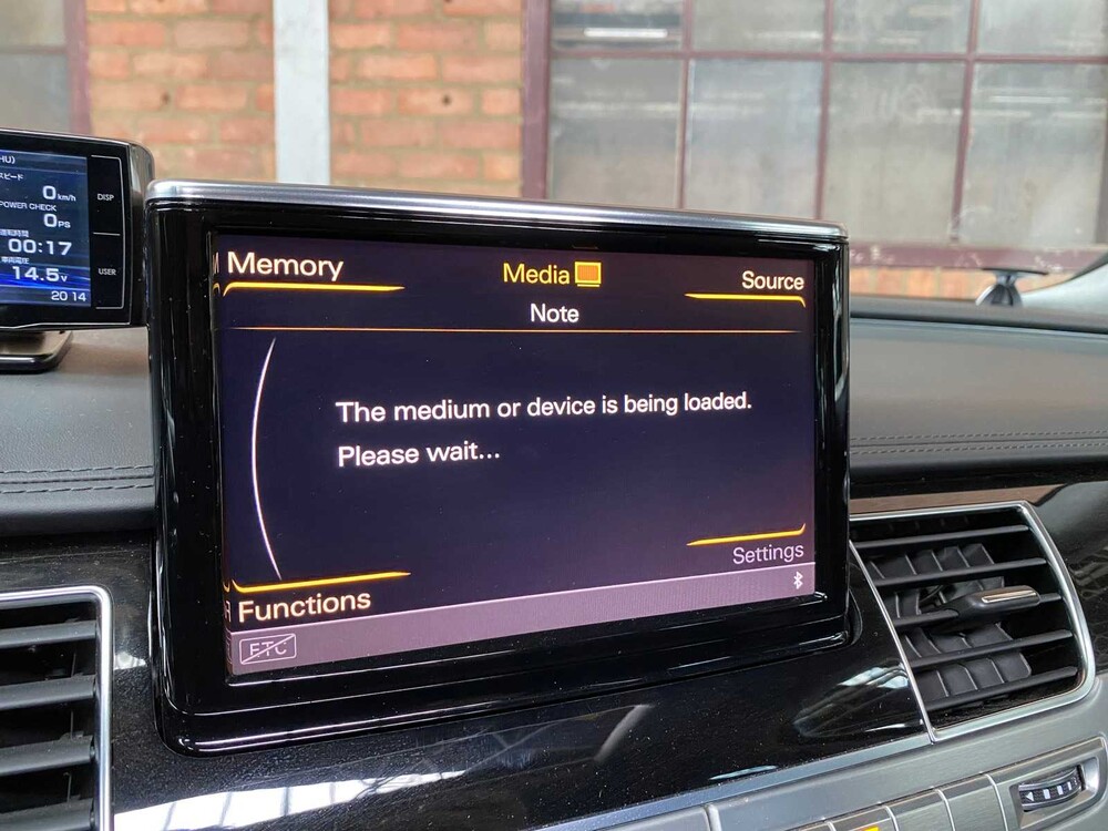 Audi A8 Long 6.3 W12 Quattro 500hp 2012