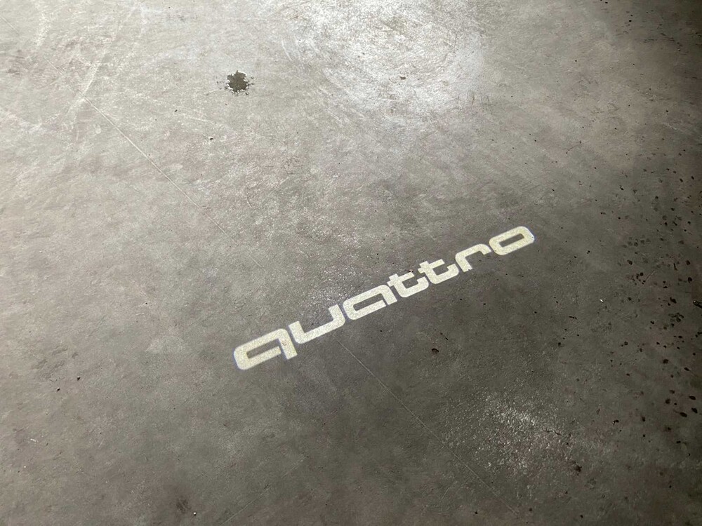 Audi A8 Long 6.3 W12 Quattro 500hp 2012