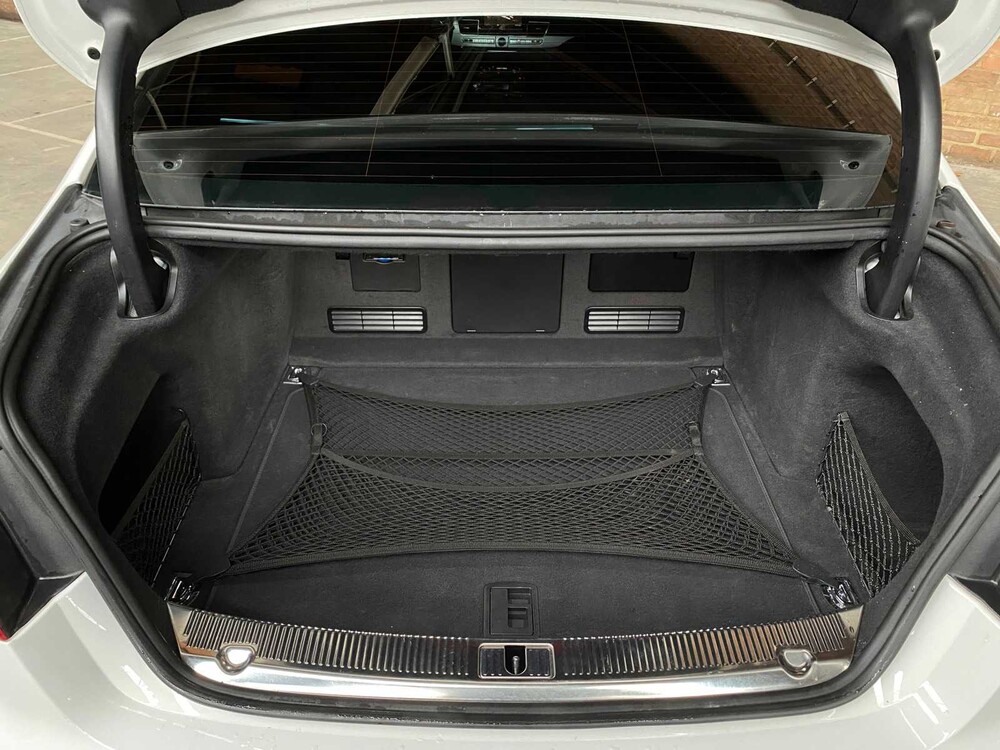 Audi A8 Long 6.3 W12 Quattro 500hp 2012