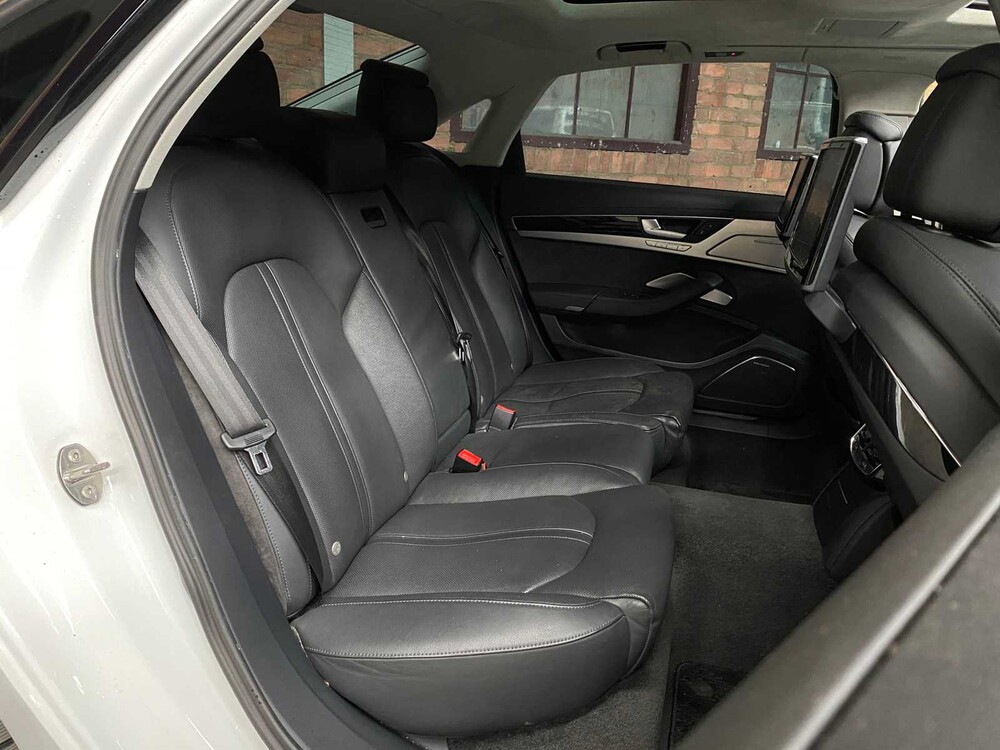 Audi A8 Long 6.3 W12 Quattro 500hp 2012