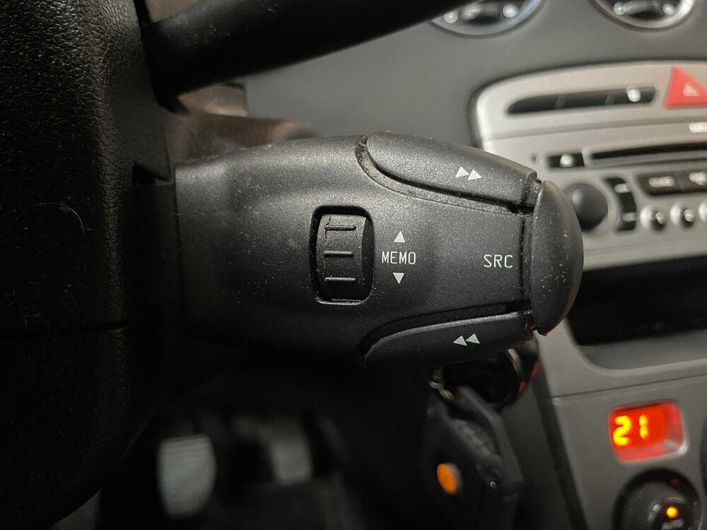 Peugeot 308 1.6 VTi Style 120PS 2009, 81-LSB-7