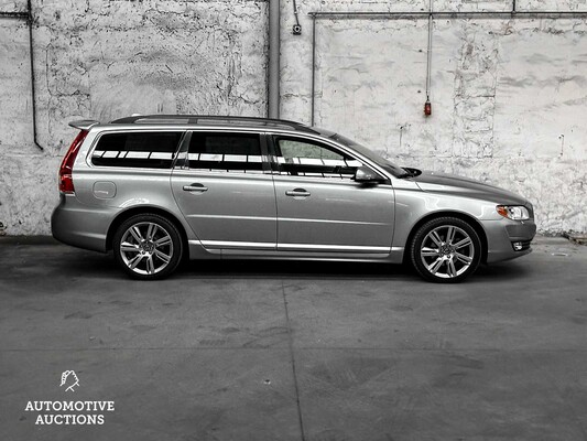 Volvo V70 1.6 T4 Nordic+ 179hp 2014 (ORIGINAL-UK), 6-RPM-89