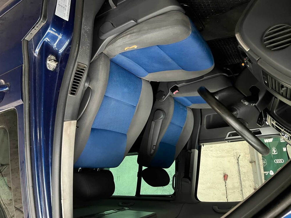 Volkswagen Transporter Multivan 2.5 TDI Comfortline 174PS 2004 ORIG-NL, 81-BL-JH