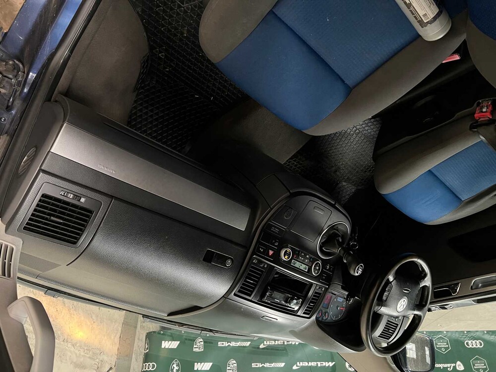 Volkswagen Transporter Multivan 2.5 TDI Comfortline 174PS 2004 ORIG-NL, 81-BL-JH