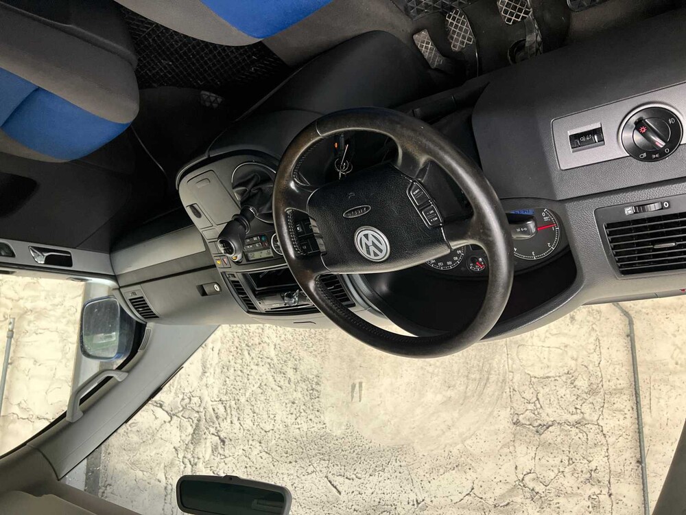 Volkswagen Transporter Multivan 2.5 TDI Comfortline 174PS 2004 ORIG-NL, 81-BL-JH