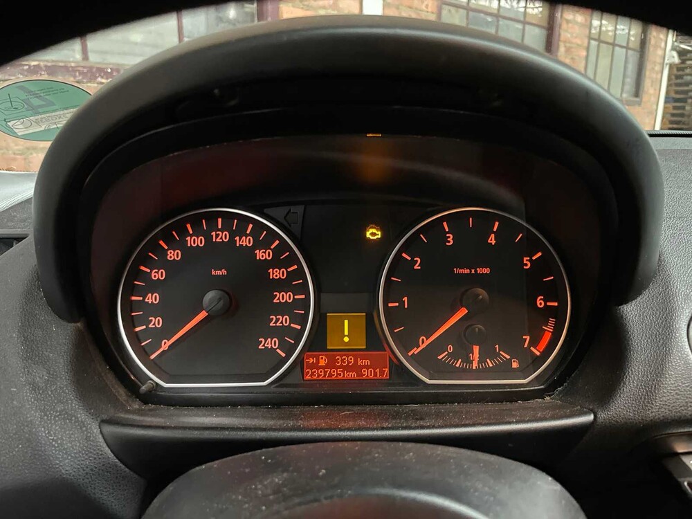 BMW 116i High Executive 116PS 2006 1er, 2-XGS-39