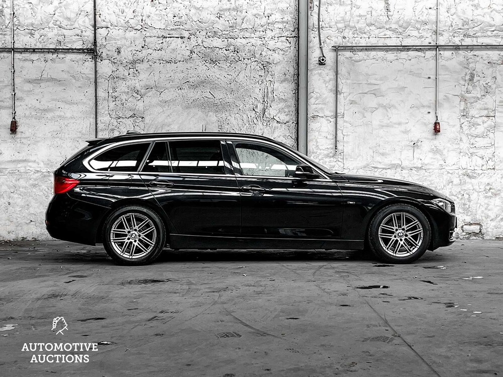 BMW 318d Touring High Executive 143PS 2013 3er, NN-381-N
