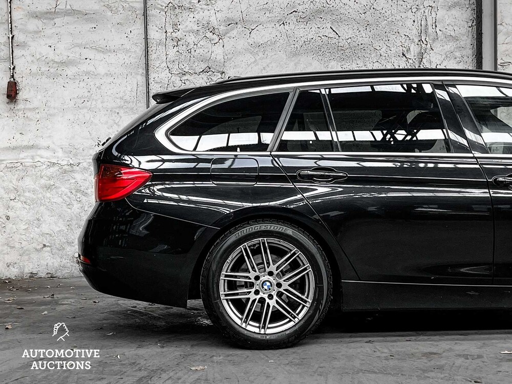 BMW 318d Touring High Executive 143PS 2013 3er, NN-381-N