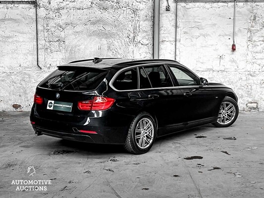 BMW 318d Touring High Executive 143pk 2013 3-serie, NN-381-N