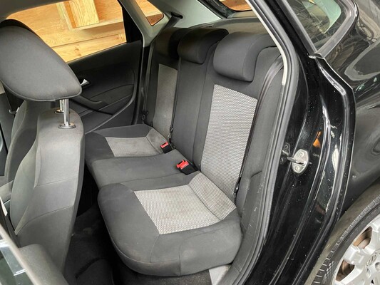 Volkswagen Polo 1.2 TDI BlueMotion Comfortline 75PS 2011 -Orig. NL-, 06-PDD-7
