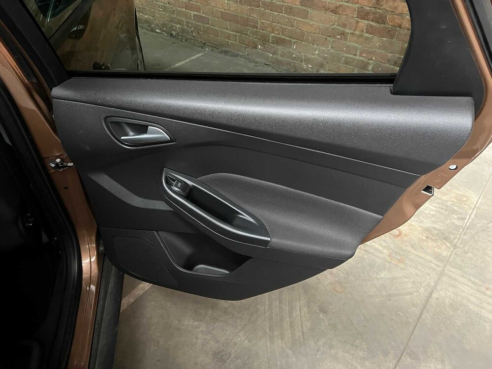 Ford Focus Wagon 1.6 TI-VCT Titanium 125pk 2014, 9-ZTG-92